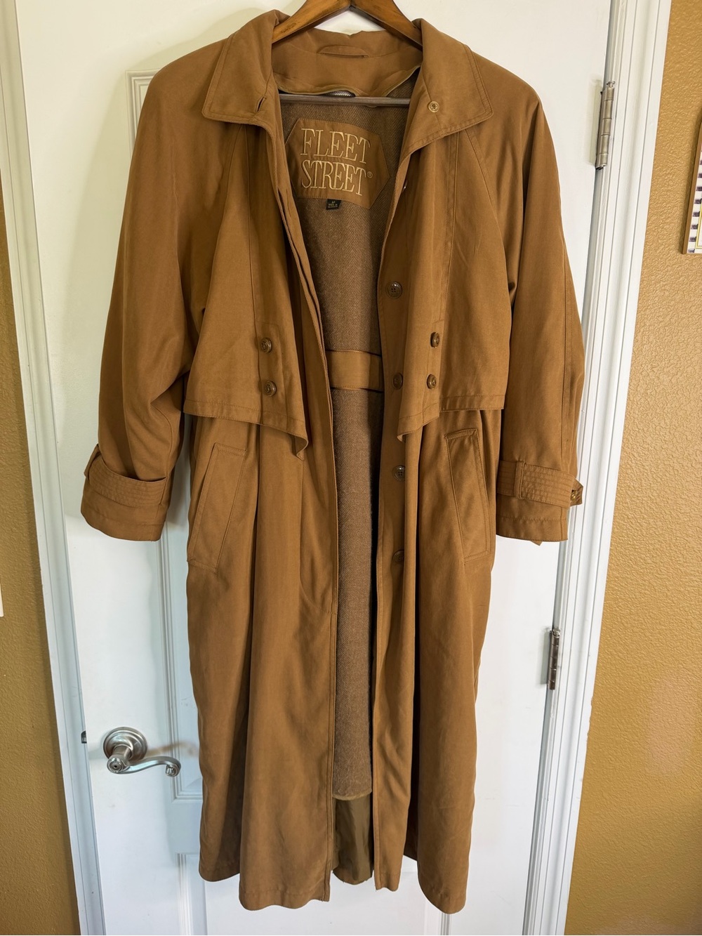 Fleet Street Vintage Camel/Tan Brown Long Trench Coat Size 6P